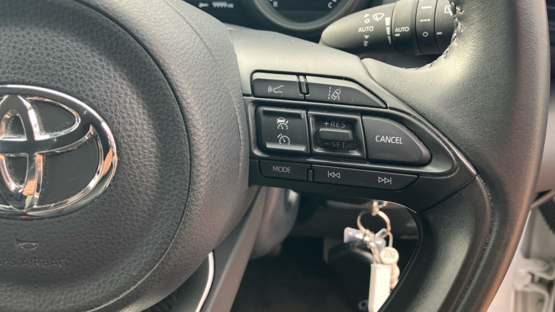 Toyota Yaris 1.5 Hybrid Design 5dr CVT Hybrid Hatchback